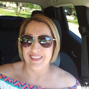 Meet your Posher, Janet